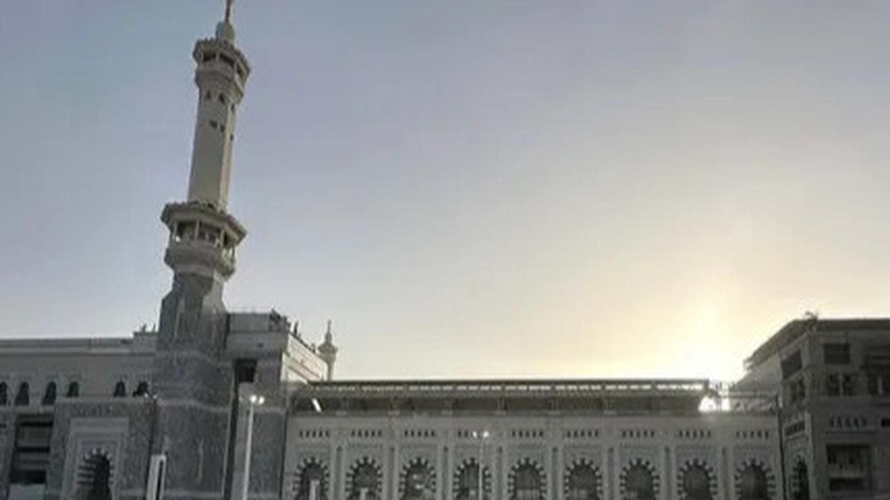 Kisah Penerimaan Tobat Nabi Adam AS di Hari Asyura Setelah 300 Tahun Lamanya