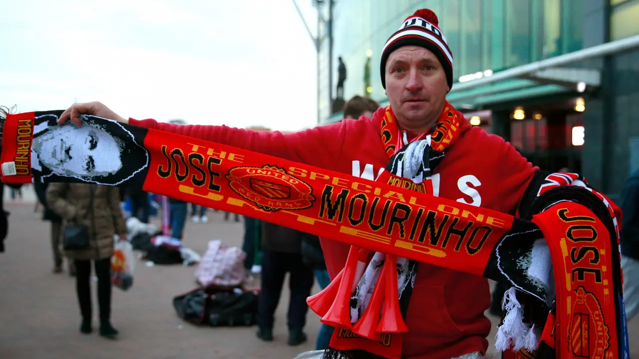 Syal Manchester United