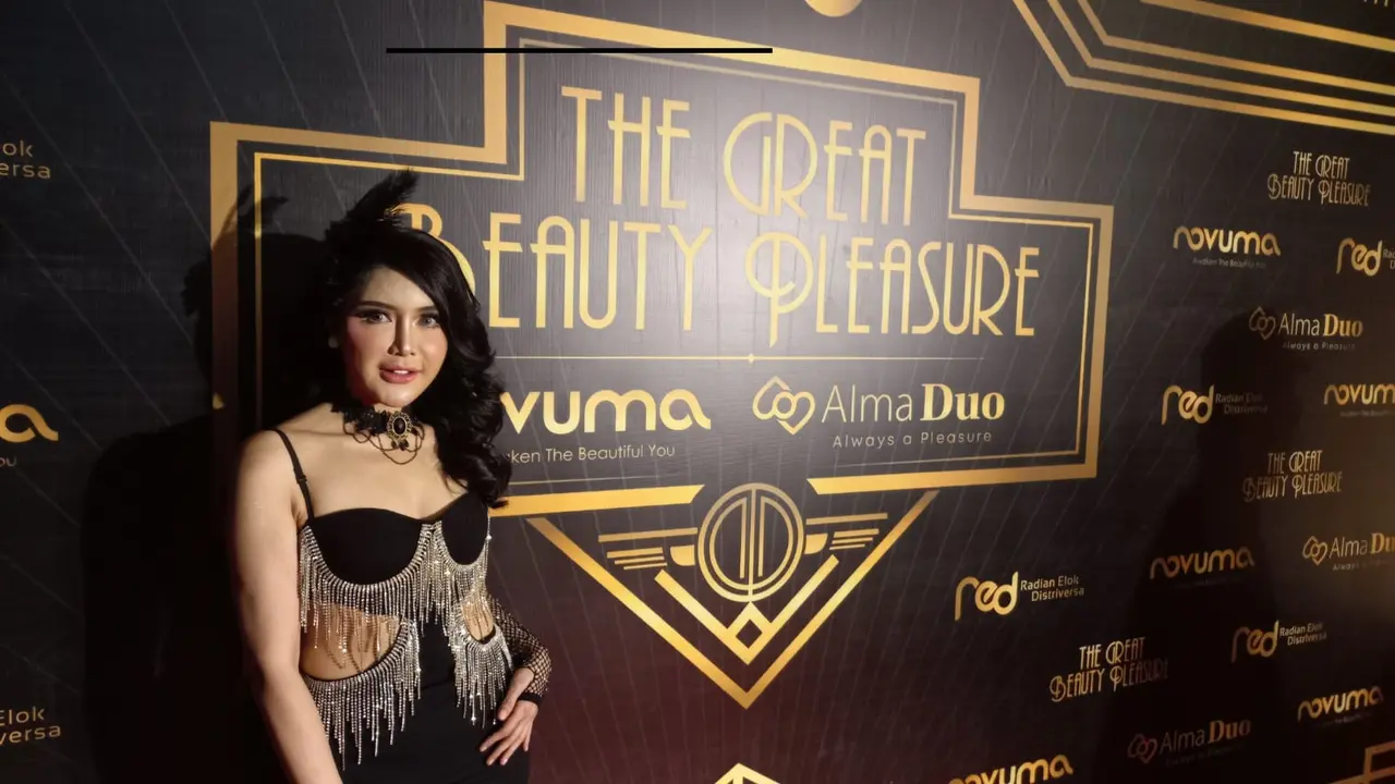 Dina Oktaviani, seorang selebgram yang juga merupakan seorang dokter kecantikan