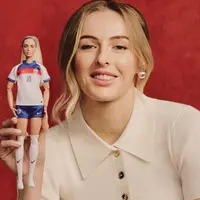 Setelah prestasinya yang gemilang, ia berhasil menjadi role model terbaru Barbie di tahun 2026. (Foto: Instagram/ Barbie)