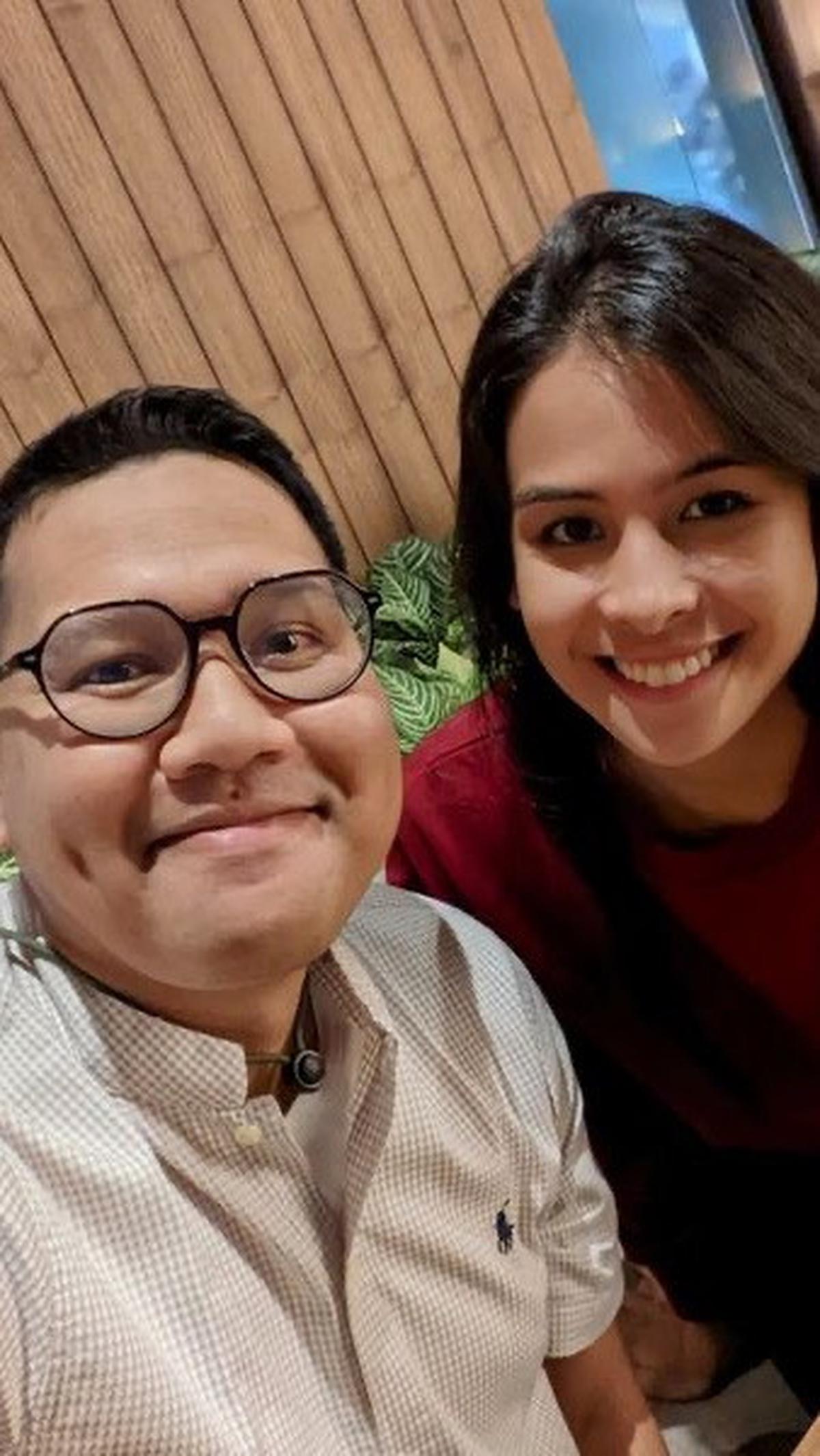 Meski ketertarikannya besar di dunia pendidikan, Iman punya banyak teman artis. Pria kelahiran Padang, 21 Desember 1991 ini kenal dekat dengan musisi sekaligus aktris, Maudy Ayunda.