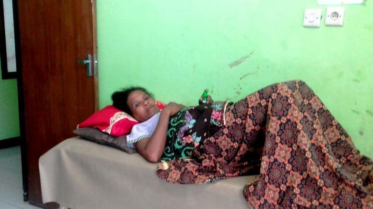 Melahirkan tanpa Bidan