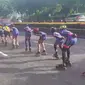 Viral video rombongan sepatu roda di tengah Jalan Gatot Subroto, Jakarta. (@@pativ7)