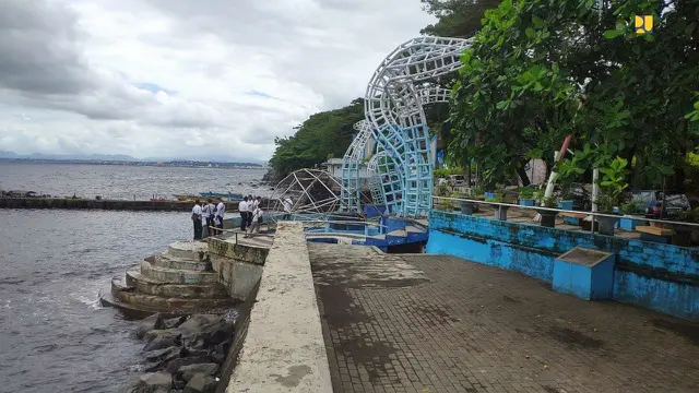 Kementerian PUPR membangun kawasan tepian air atau waterfront city di Pantai Malalayang, Kota Manado. (Dok Kementerian PUPR)