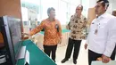 Kepala Badan Pengawas Tenaga Nuklir (Bapetan) Jazi Eko Istiyanto (tengah) mendengar penjelasan saat Konferensi Informasi Pengawasan (Korinwas) Bapetan di Jakarta, Rabu (25/10). (Liputan6.com/Angga Yuniar)