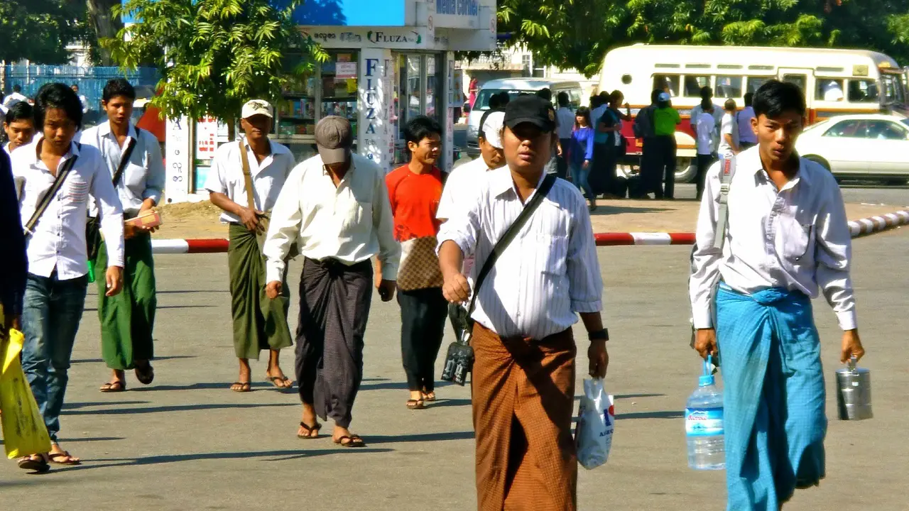 Longyi myanmar