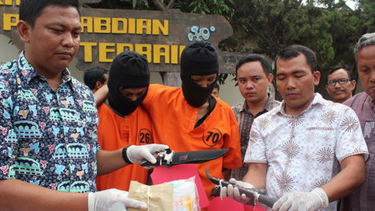 Pencuri rumah dokter ditangkap saat pesta sabu dengan 2 wanita
