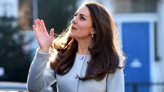 Kate Middleton selalu tampil modis meski dalam keadaan hamil. Berikut sejumlah foto Kate ketika saat hamil. Kate menghadiri kopi pagi di Family Friends di Kensington, London tengah pada 19 Januari 2015. (AFP Photo/Ben Stansall)