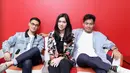 Setelah ketiganya bertemu, terciptalah single berjudul Heaven. Dari situ tercipta warna unik dalam singelnya. Heaven merupakan single perdana kolaborasi ketiga penyanyi tersebut. (Daniel Kampua/Bintang.com)