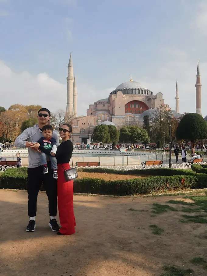 Intip potret outfit traveling dari Nikita Willy.