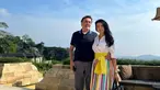 Candi Borobudur, merupakan salah satu situs warisan budaya yang sudah menjadi tempat wisata sejak dulu. Hingga saat ini Candi Borobudur masih ramai dikunjungi dari berbagai kalangan usia, baik untuk wisata atau sarana pembelajaran. Begitu pula dengan para selebriti yang cukup banyak mengunjungi candi terbesar di Indonesia tersebut. (Liputan6.com/IG/@farahquinnofficial)