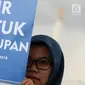 Aktivis Walhi membawa poster saat menggelar aksi terkait Hari Air Sedunia di depan Istana Negara, Jakarta, Kamis (22/3). Walhi meminta pemerintah dan masyarakat lebih memperhatikan dan menjaga ekosistem air. (Liputan6.com/Immanuel Antonius)