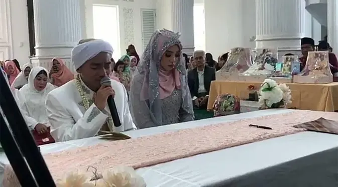 Taqy Malik dan Salmafina saat akad nikah (Instagram/@taqy_malik)