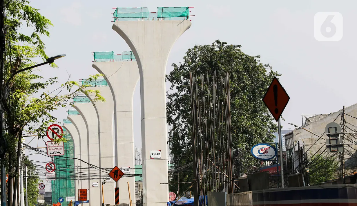 LRT Jakarta Fase 1B akan terintegrasi dengan Stasiun Manggarai. (Liputan6.com/Herman Zakharia)
