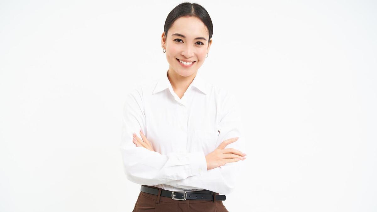 Cara Memakai Kemeja Putih agar Tidak Terlihat Membosankan