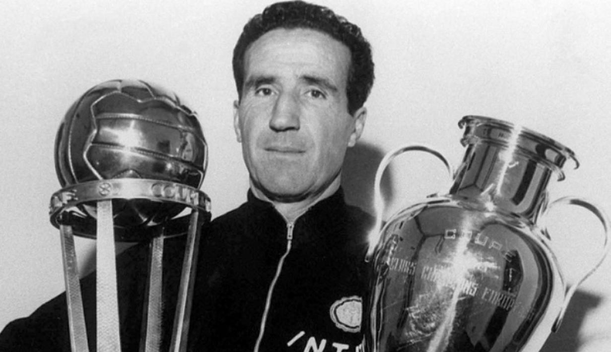 Pelatih Inter Milan, Helenio Herrera, berada di posisi 6 dengan 25 kemenangan dari 40 pertandingan atau 62,5 persen. (forzaitalianfootball com)