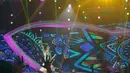 Artis Dangdut, Via Valen meramaikan Konser Energi Asian Games 2018 di Studio Indosiar, Jakarta (8/3/2018). Konser Energi Asian Games 2018 merupakan bagian dari kampanye dukungan event terbesar di Asia tersebut. (Bola.com/Nick Hanoatubun)