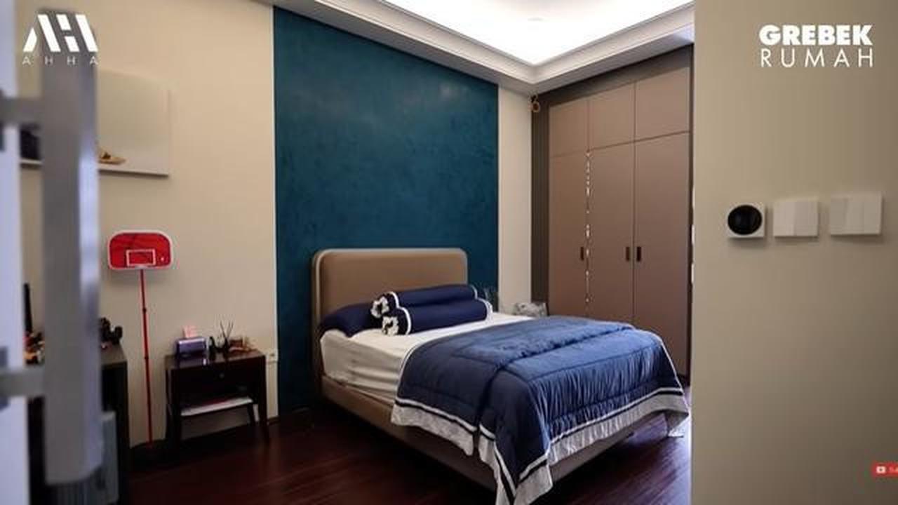 Estetik dan Rapi! 6 Foto Kamar Betrand Peto yang Mengusung Konsep Modern Minimalis