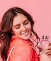 Layering parfum bukan sekadar mencampur aroma secara acak tetapi ada teknik yang perlu diperhatikan agar hasilnya tetap harmonis dan nyaman dicium. (foto/dok: freepik/lookstudio)