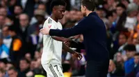 Vinicius Junior Dicemooh, Xabi Alonso Pasang Badan Usai Real Madrid Hancurkan Betis 5-1