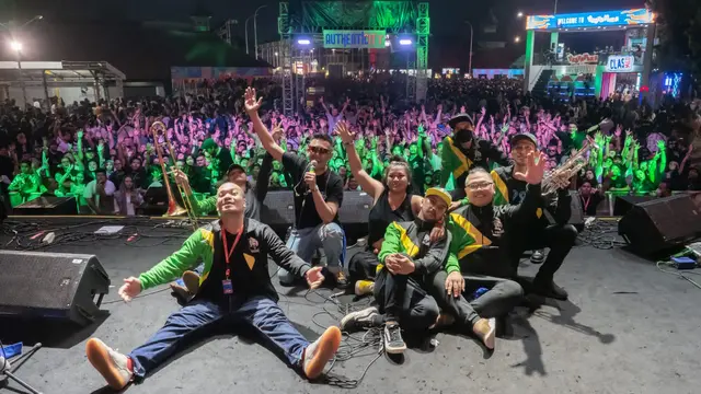Penampilan Souljah di Pestapora 2022 (https://www.instagram.com/p/CjDH8EvruZ8/)