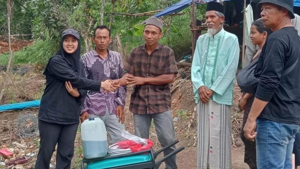 Korban Banjir Nagan Raya Aceh Terima Bantuan Penerangan, Lampu Panel Surya dan Genset Disalurkan