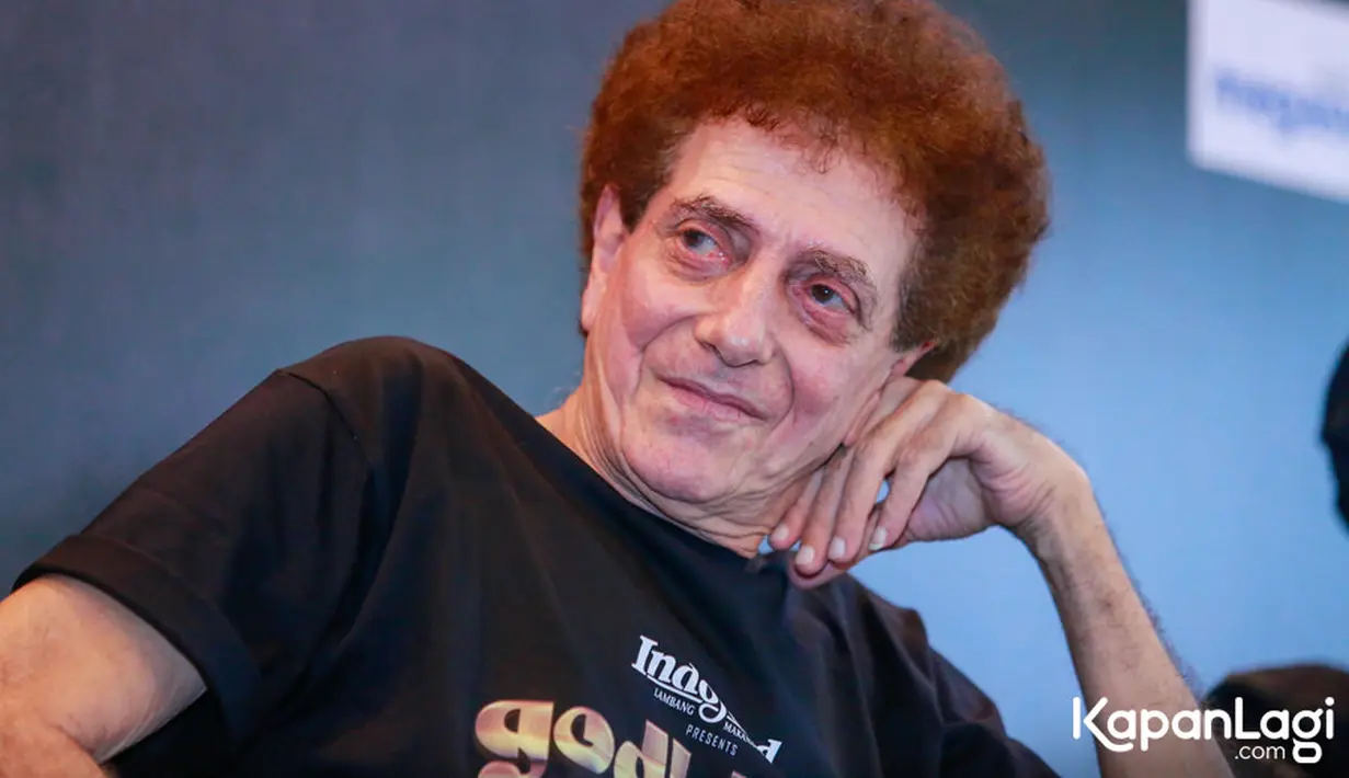 "Alhamdulillah, akhirnya kami bisa mengumumkan bahwa God Bless segera menggelar Konser Emas 50 Tahun bersama Tohpati Orchestra yang akan digelar bertepatan dengan momen Hari Pahlawan pada 10 November 2023, di Istora Senayan, Jakarta." ungkap Iyek, sapaan akrab Achmad Albar. [Foto: KapanLagi.com/Muhammad Akrom Sukarya]