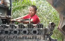 Kecil-kecil Cabai Rawit, Bocah Ini Mahir Memperbaiki Jenis-jenis Tipe Mobil