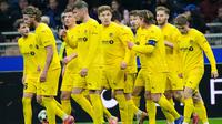 Inter Milan harus mengakui keunggulan Bodo/Glimt dengan skor 1-2. Tampak dalam foto, pemain Bodo/Glimt, Jens Petter Hauge (tengah) merayakan golnya bersama rekan-rekan setimnya selama pertandingan babak playoff Liga Champions 2025-2026 melawan Inter Milan di stadion San Siro, Italia, Selasa 24 Februari 2026 waktu setempat atau Rabu (25/2/2026) dini hari WIB. (AP Photo/Luca Bruno)