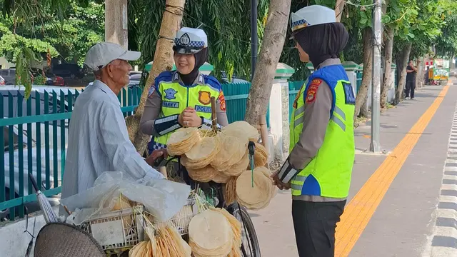 Di Balik Sirine dan Air Mata, Sehari Bersama Polwan Satlantas Penjaga Kota Bandar Lampung