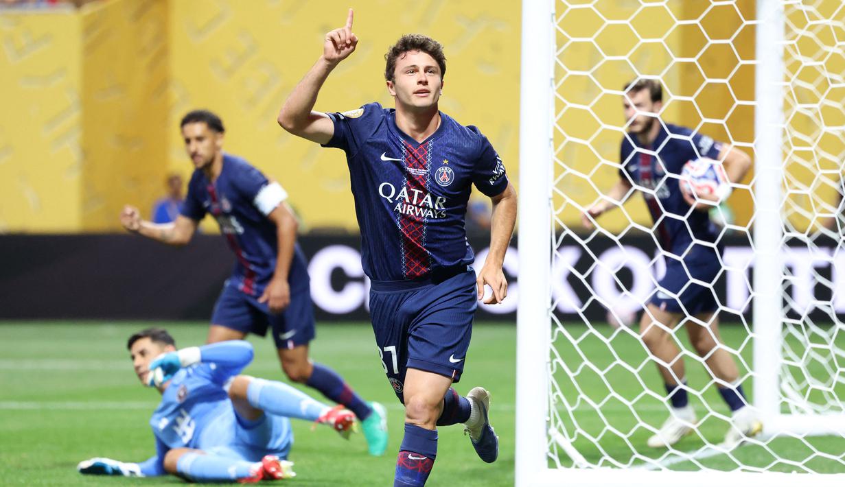 Gol-gol PSG dicetak oleh Joao Neves, Achraf Hakimi, dan bunuh diri Tomas Aviles. Neves menjadi bintang dengan koleksi dua golnya. (AFP/Charyl Triballeau)