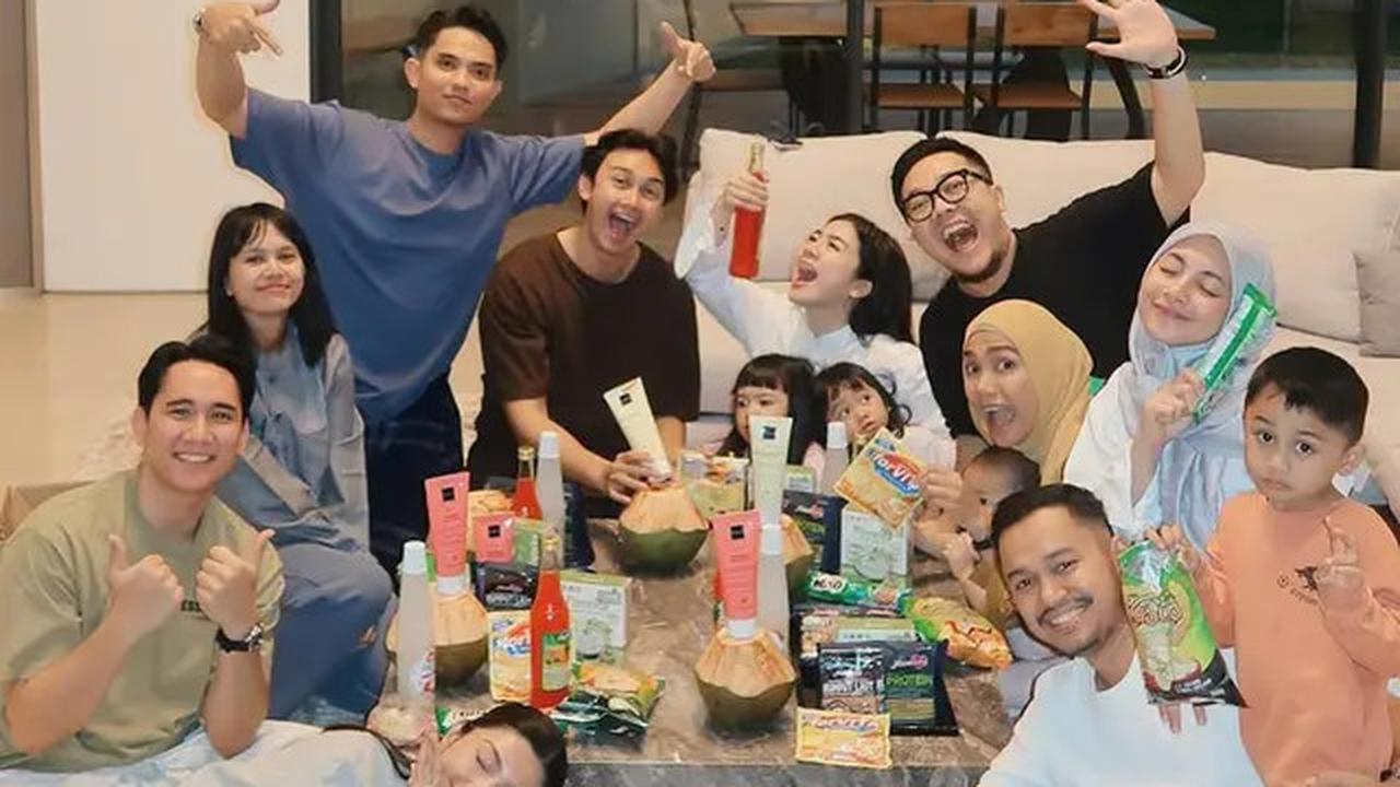 6 Potret Felicya Angelista Bukber Bareng Teman Muslim, Saling Menghargai Perbedaan