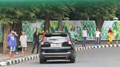  Gubernur DKI Jakarta Basuki Tjahaja Purnama akan menghapus aturan 3 in 1 di jalan-jalan protokol ibu kota selama jam sibuk. Uji coba penghapusan aturan 3 in 1 akan dilaksanakan Selasa, 5 April 2016.