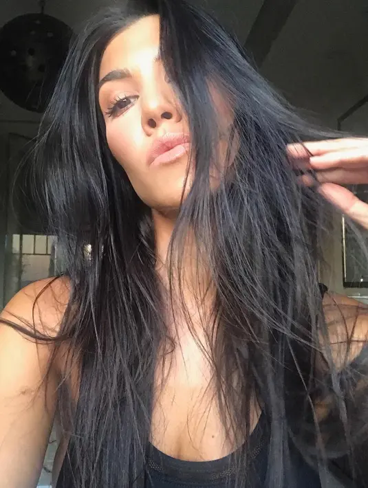 "Kourtney tahu bahwa ia akan putus dan telah mempersiapkan mentalnya," ujar seorang sumber. (instagram/kourtneykardash)