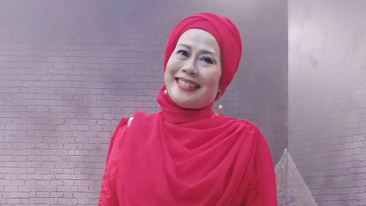 [Fimela] Dewi Yull