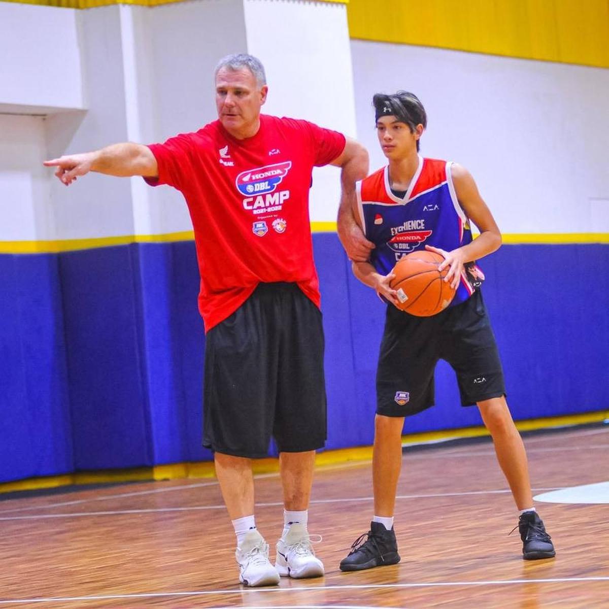 Tak mengherankan jika Eddy menjadi andalan di tim basket sekolahnya. Dengan bakat yang dimilikinya, bukan tidak mungkin ia akan meniti karier sebagai pebasket profesional di masa depan.<br>