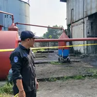 Kementerian LH Segel Pengelola Limbah Oli Bekas Ilegal di Tangerang