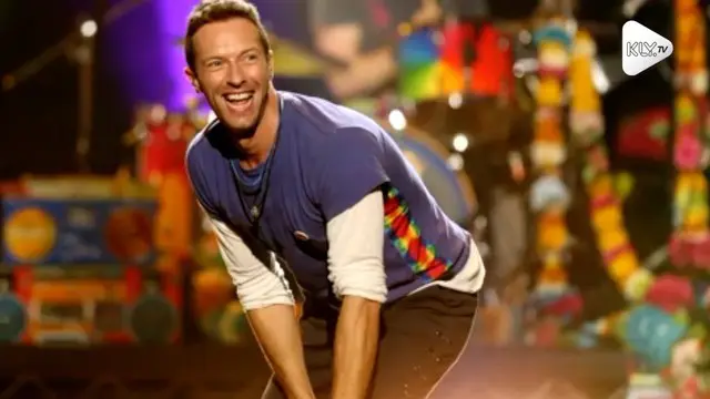 Vokalis Coldplay, Chris Martin, jalani puasa untuk menjaga kebugaran tubuh dan membuat suaranya tetap prima. Ia melakukannya seminggu sekali.