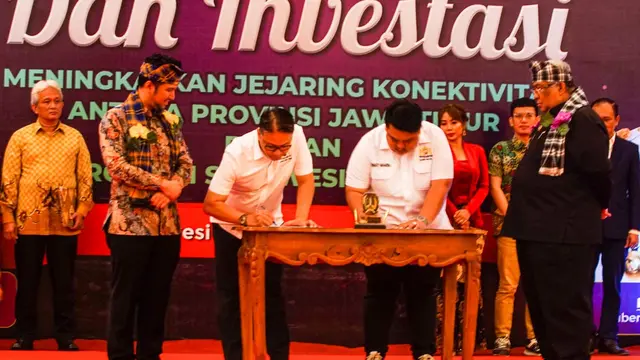Wakil Gubernur jatim, Enmil Dardak, ketua Kadin Jatim, Kadin Sultra Yudianto Mahardika dan Gubernur Ali Mazi.(dok)