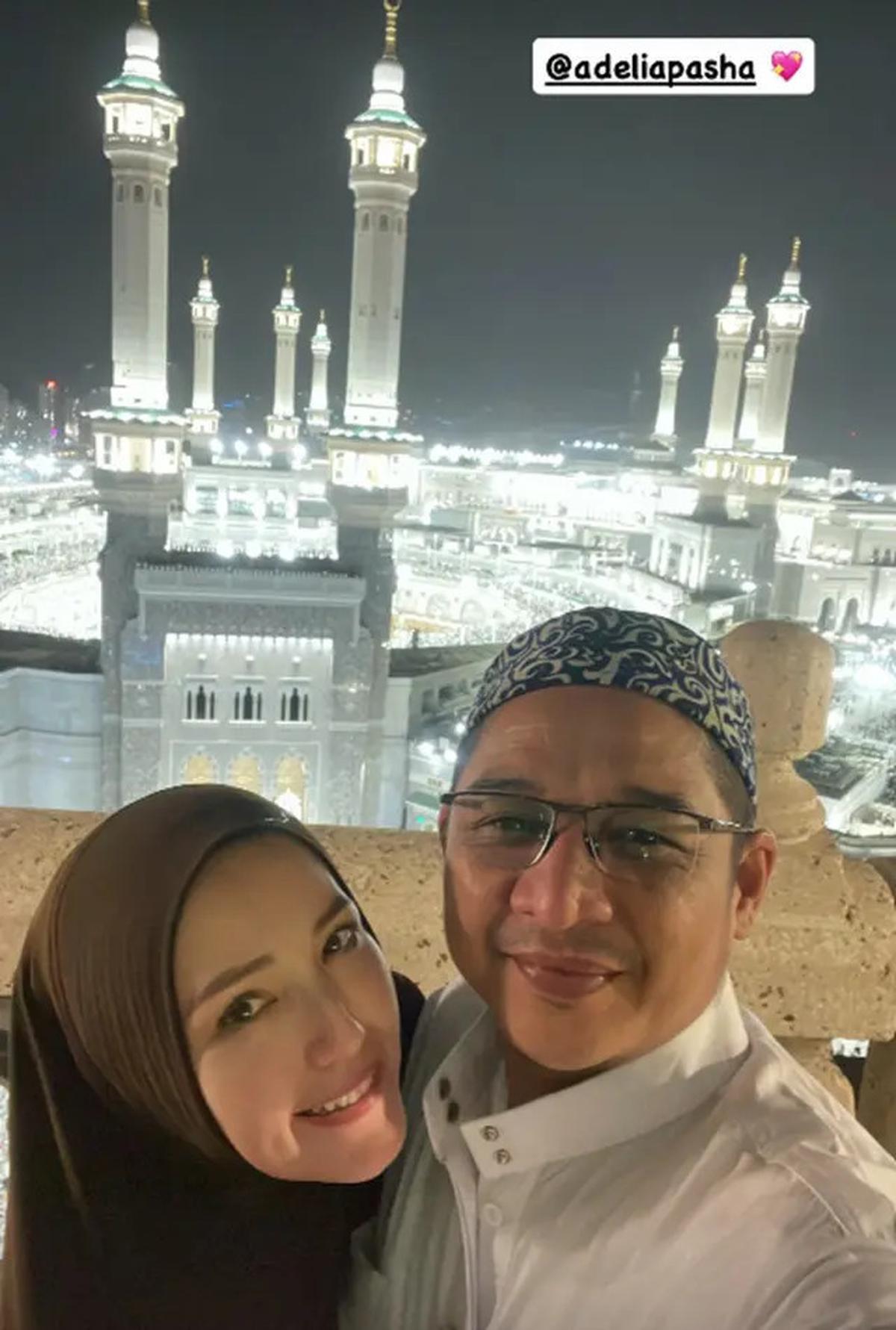 Potret Kebersamaan Pasha Ungu dan Adelia Jalani Ibadah Haji di 2025, Penuh Kehangatan