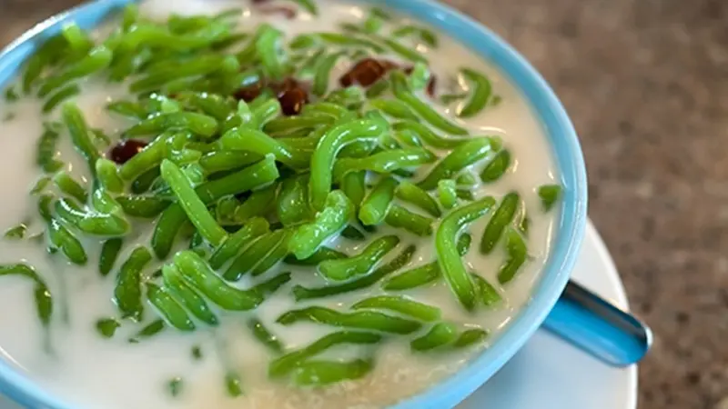 [Bintang] Es Cendol vs Cincau, Lebih Segar Mana?