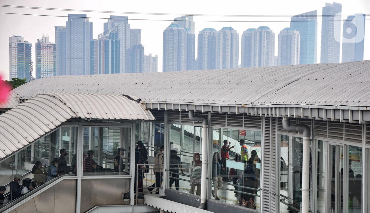 Pengembangan Stasiun Tanah Abang dilakukan secara bertahap. Tahap 1 ditargetkan selesai pada akhir tahun ini. (merdeka.com/Iqbal S. Nugroho)