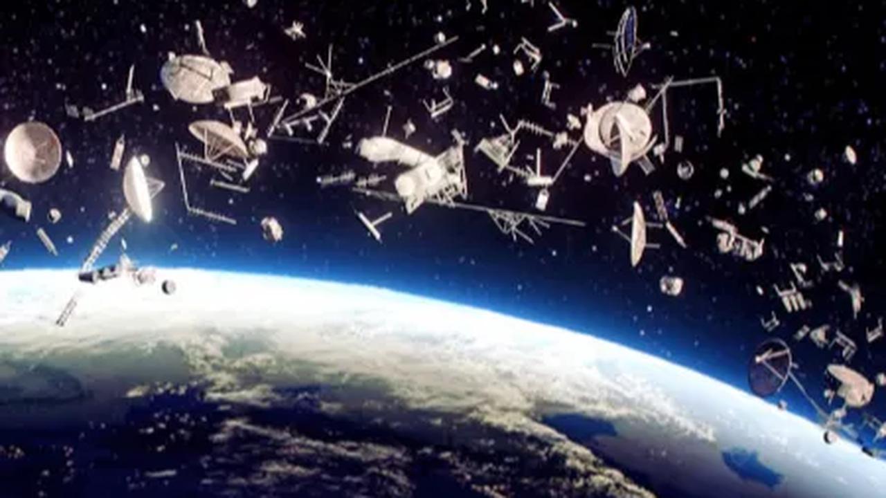 Sebab, dengan menumpuknya sampah pada planet akan mengganggu efektivitas dan pekerjaan yang dilakukan di ruang angkasa.