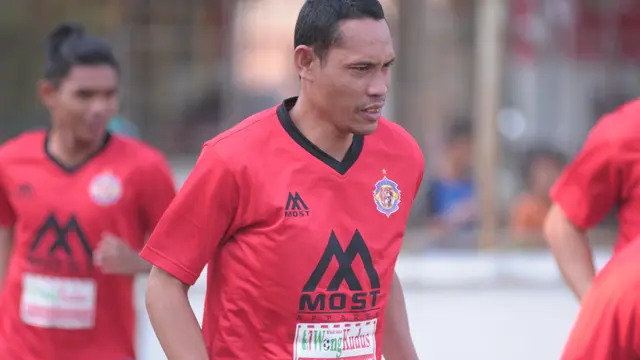 Legenda Persebaya Surabaya, Anang Maruf.