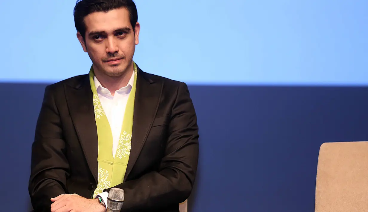 "Saya harus bisa berbahasa Arab pada saat ngomong dengan para ekstrimis, garis keras. Harus bisa bahasa Arab kan perbatasan, saya agak tanya sini, tanya sana. Soalnya kan harus benar," Fachri Albar menjelaskan. (Nurwahyunan/Bintang.com)