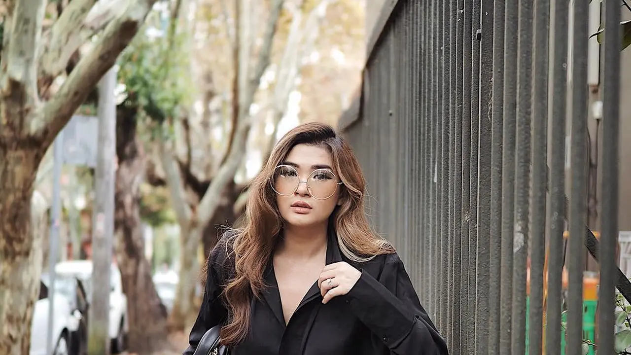 [BIntang] Kemeja hitam