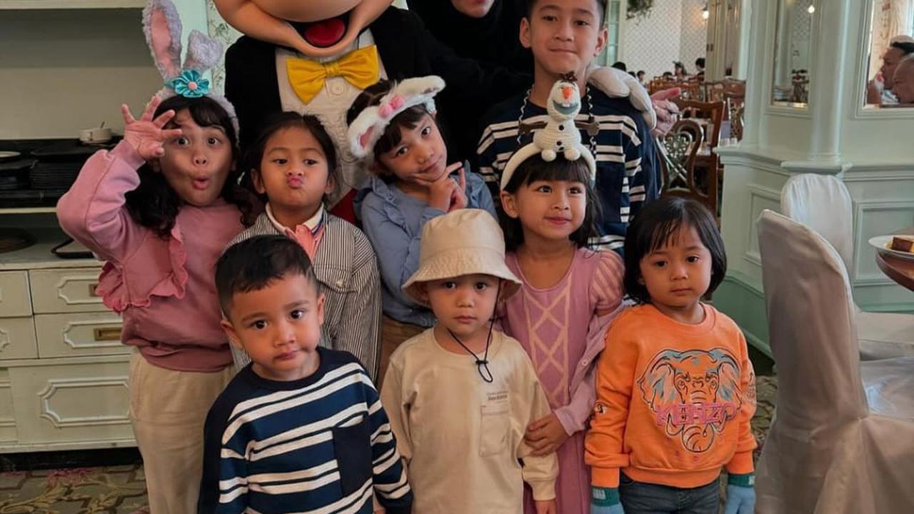 Rayyanza dan Ukkasya Lakukan Playdate saat di Hongkong