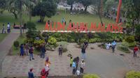 Alun - alun Malang berusia seabad lebih dan kini jadi salah satu taman modern di Kota Malang (Liputan6.com/Zainul Arifin)