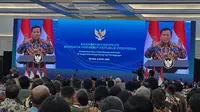 Presiden Prabowo Subianto dalam acara sarasehan ekonomi di Menara Mandiri Sudirman, Jakarta, Selasa (8/4/2025). (Liputan6.com/Nanda Perdana Putra)