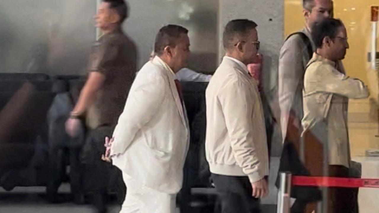 Dikawal Hotman Paris, Nadiem Makarim Penuhi Panggilan KPK